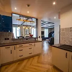 Appartement Duplex Jeanne D'arc Billard Baby En Option Escape Game Insolites